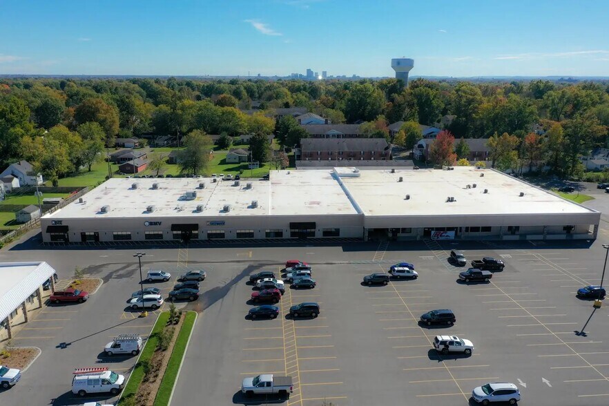 More Photos Of 2608-2016 Charlestown Rd, New Albany Freestanding For Lease