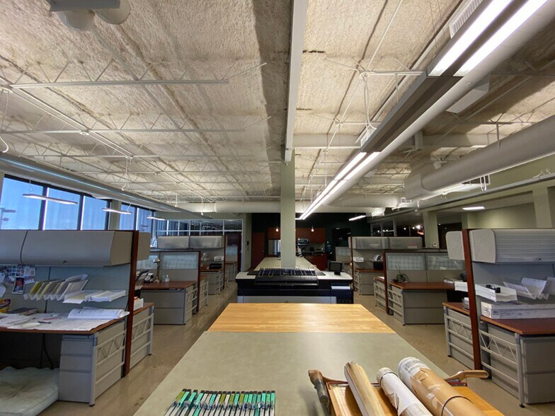 More Photos Of 1935 Airline Dr, Bossier City Bank For Sale