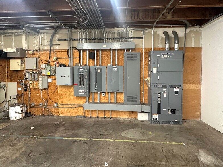 More Photos Of 411 Harris St, Eureka General Retail For Lease