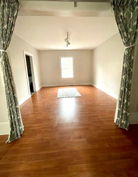 More Photos Of 902 Broad St, Durham Office For Lease