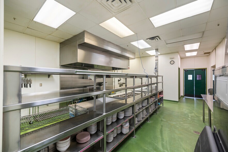 More Photos Of 2501 & 2519 Marshall St NE, Minneapolis Restaurant For Sale