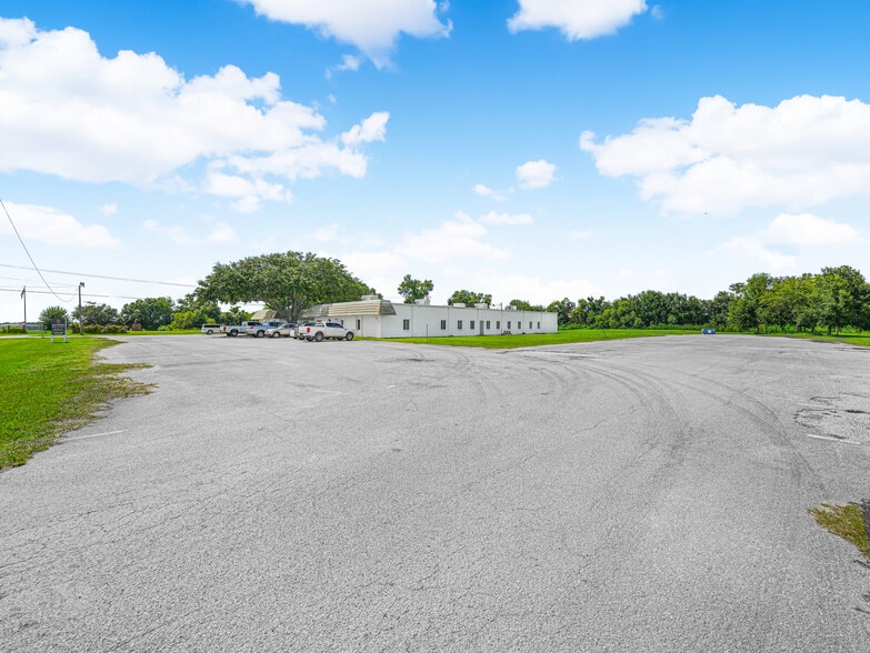 More Photos Of 2915 Parkway st, Lakeland Office For Lease