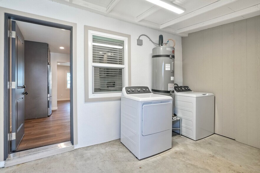 More Photos Of 1045 Main St, Ramona Freestanding For Sale