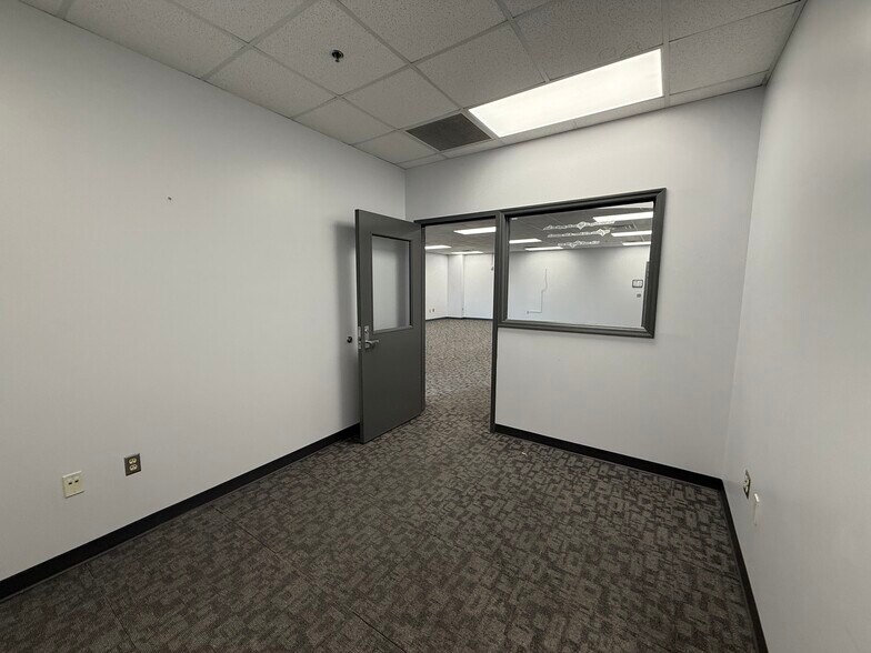 More Photos Of 2960 W Enon Rd, Xenia Flex For Lease