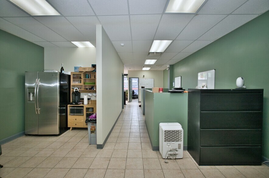 More Photos Of 3034-3040 W Montrose Ave, Chicago Apartments For Sale