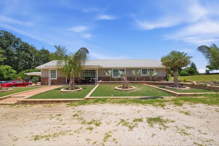 More Photos Of 8744 Gall Blvd, Zephyrhills Hotel For Sale