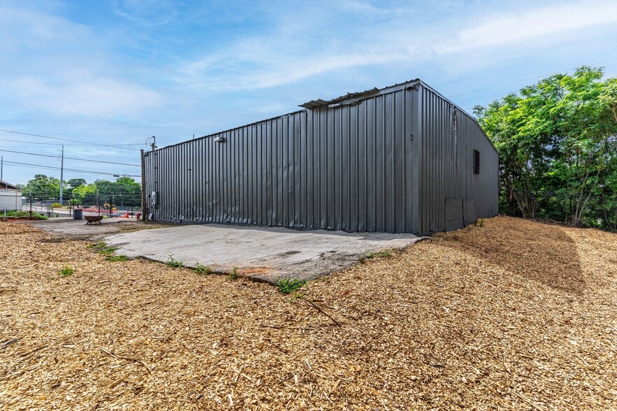 More Photos Of 684 Law St NW, Atlanta Warehouse For Sale