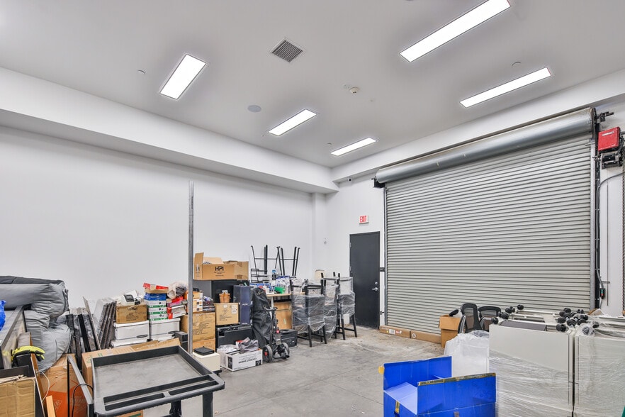 More Photos Of 5242 W Adams Blvd, Los Angeles Loft Creative Space For Lease