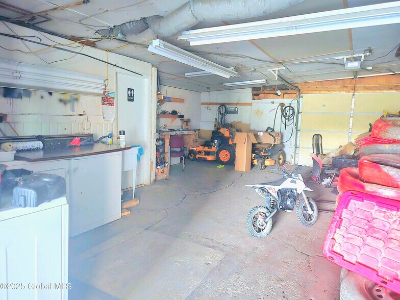 More Photos Of 1904 Broadway, Watervliet Auto Dealership For Sale