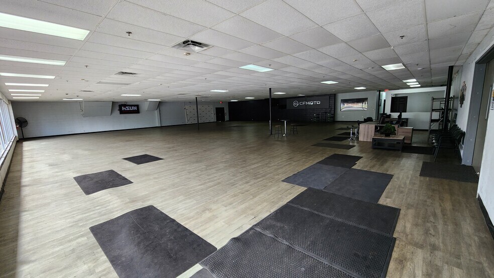 More Photos Of 1100 S French Ave, Sanford Freestanding For Lease