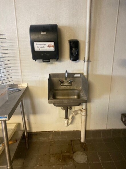 More Photos Of 1134 7th St NW, Rochester Unknown For Lease