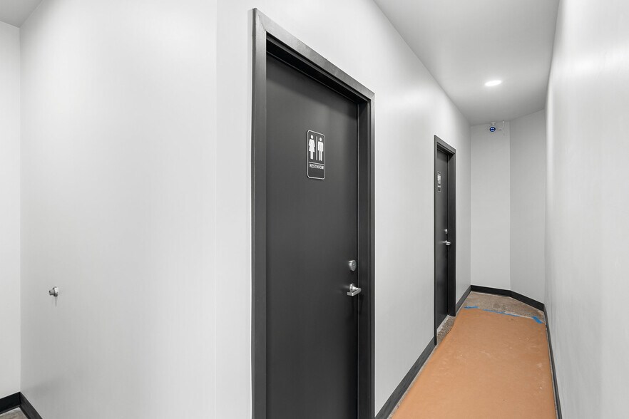 More Photos Of 4716 SE Powell Blvd, Portland Storefront Retail Office For Lease