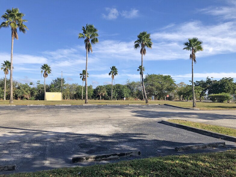 More Photos Of 2669 Forest Hill Blvd, West Palm Beach Land For Lease