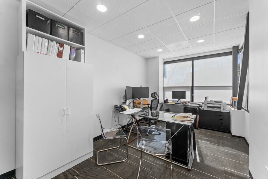 More Photos Of 5080 Shoreham Pl, San Diego Office For Sale