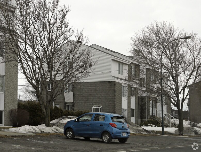 Primary Photo Of 229 Rue Hector-Lanthier, St-Eustache Apartments For Sale