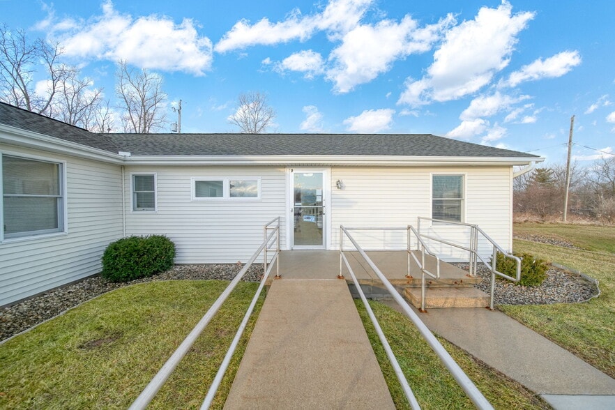 More Photos Of 3165 County Farm Rd, Jackson Medical For Sale