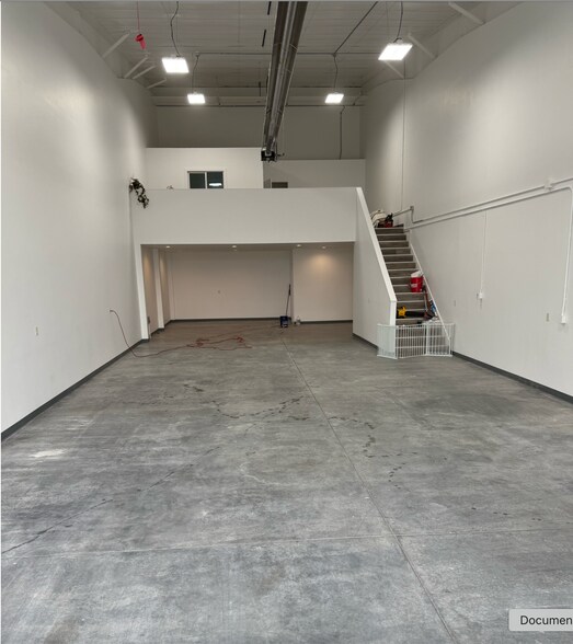 More Photos Of 96 Laura Louise Ln, Bozeman Flex For Lease