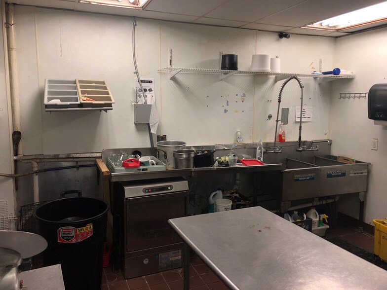 More Photos Of 4 State St, New London Apartments For Lease