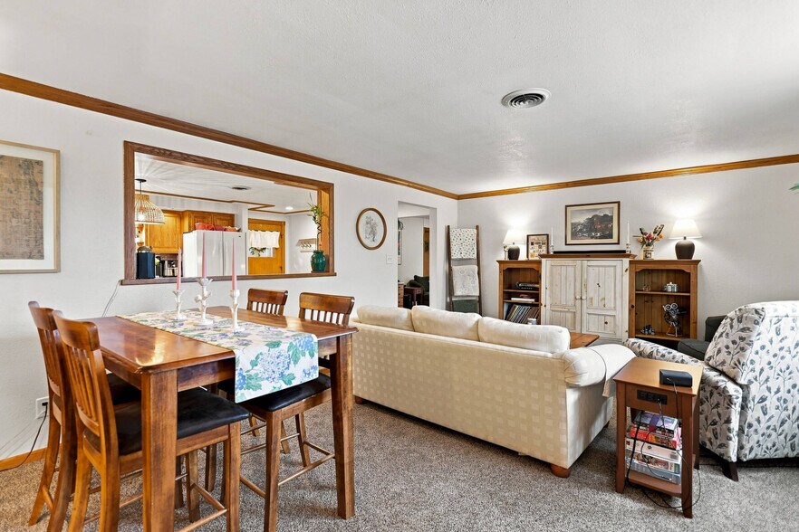 More Photos Of 308 N Wisconsin Dr, Sheboygan Freestanding For Sale