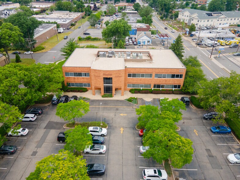 More Photos Of 333 Old Hook Rd, Westwood Medical For Lease