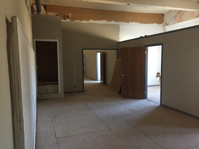 More Photos Of 1900 NW 10th St, Oklahoma City Schools For Sale