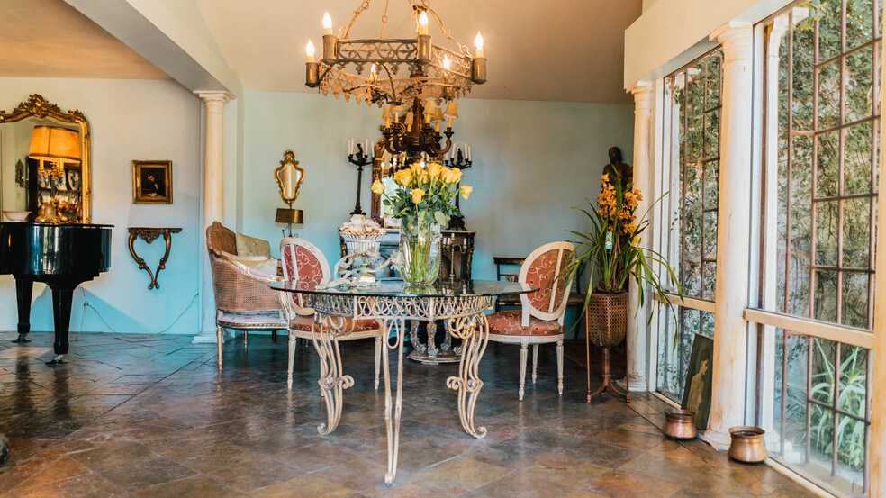 More Photos Of 5506 Venice Blvd, Los Angeles Specialty For Lease