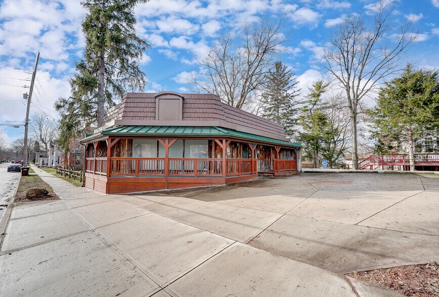 More Photos Of 53 E Market St, Germantown Restaurant For Sale