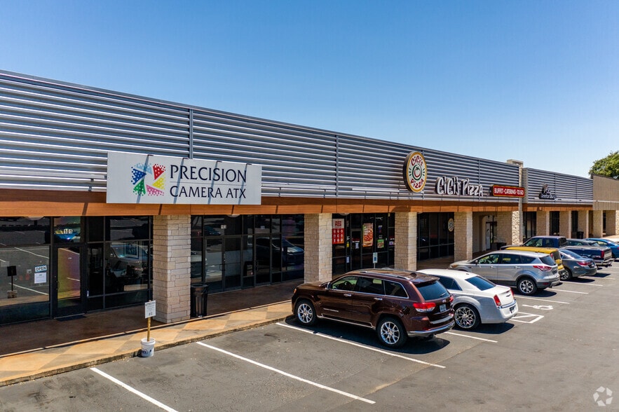 More Photos Of 1901 W William Cannon Dr, Austin Unknown For Lease