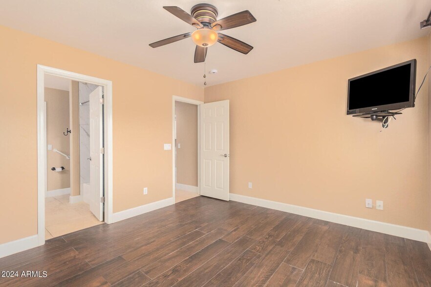 More Photos Of 1330 E Lynx Way, Chandler Specialty For Sale