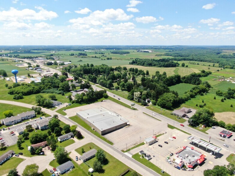 More Photos Of 291 S Main St, Clintonville Freestanding For Sale