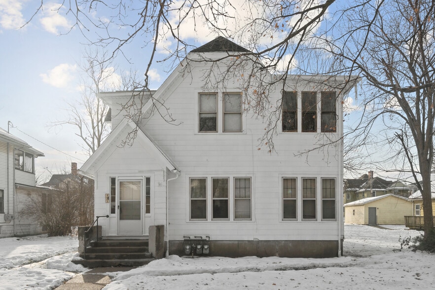 Primary Photo Of 431 6th Ave S, Clinton Apartments For Sale