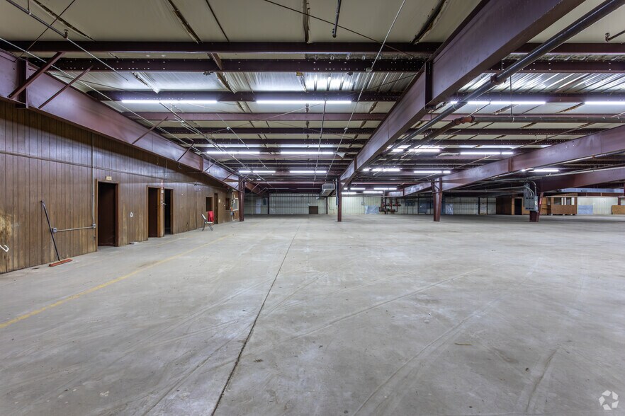 More Photos Of 25389 Blakely Rd, Arlington Warehouse For Sale