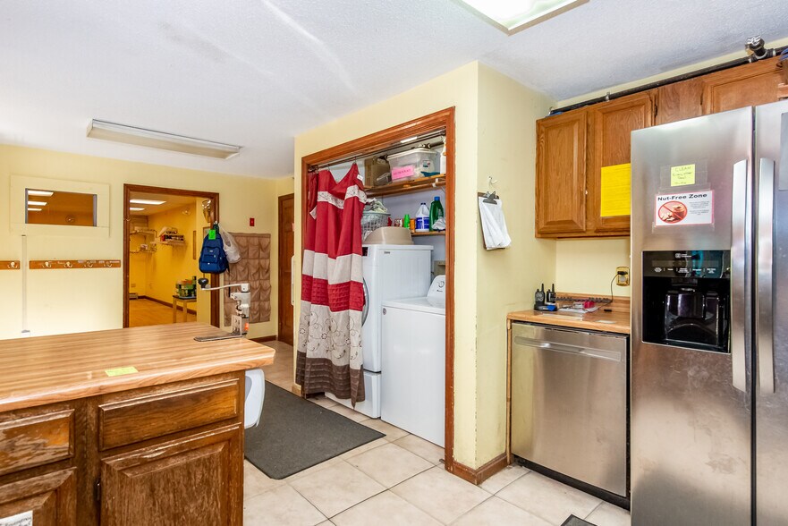 More Photos Of 105 Durham Rd, Dover Daycare Center For Sale