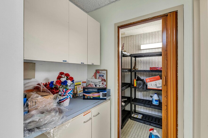 More Photos Of 125 E Broad St, Elyria Office For Sale