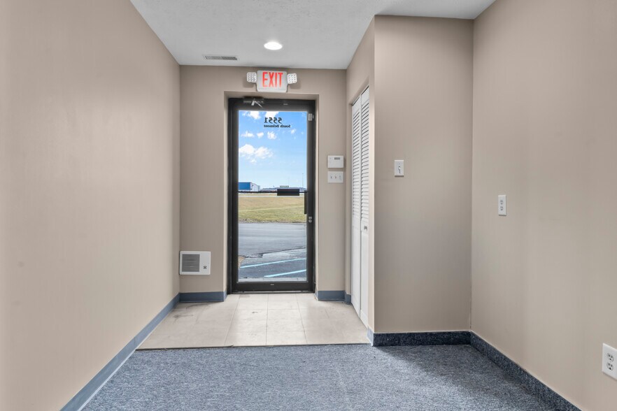 More Photos Of 5551 S Belmont Ave, Indianapolis Warehouse For Lease