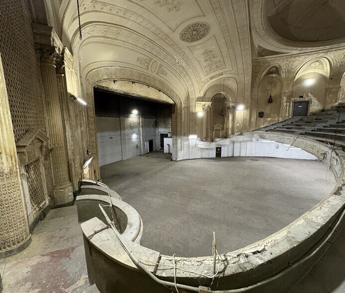 More Photos Of 117-09 Hillside Ave, Richmond Hill Theater Concert Hall For Lease
