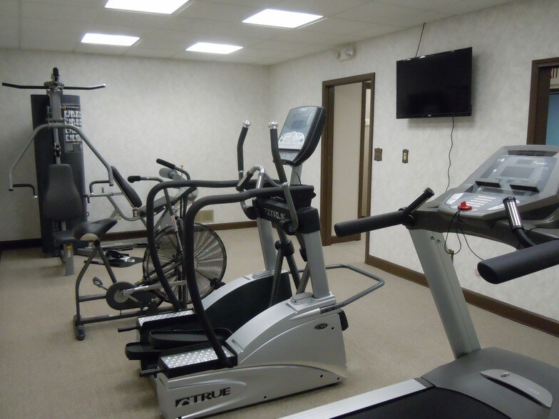 More Photos Of 11925 Pearl Rd, Strongsville Office For Lease