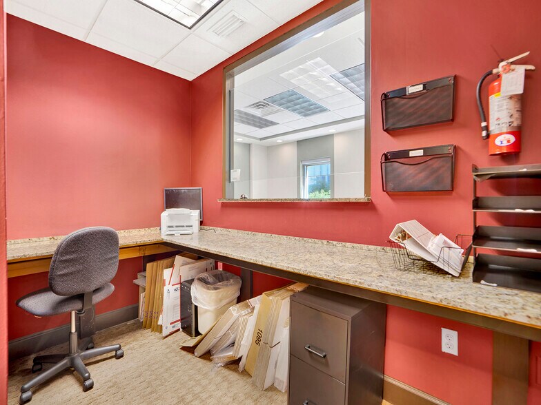 More Photos Of 4070-4090 Laguna St, Coral Gables Medical For Lease