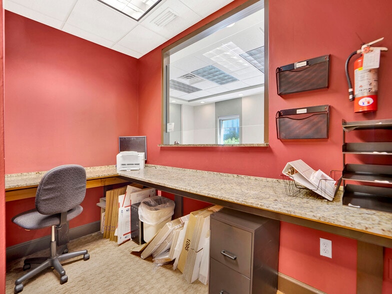 More Photos Of 4070 Laguna St, Coral Gables Medical For Lease