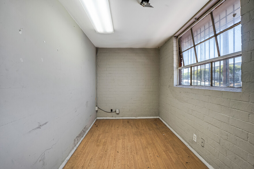 More Photos Of 10920 S La Cienega Blvd, Inglewood Warehouse For Sale