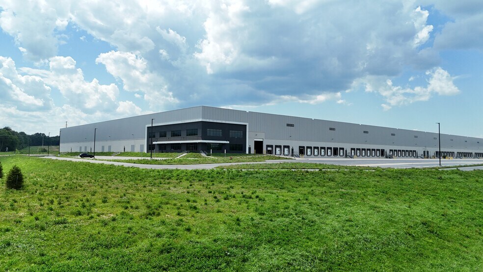 More Photos Of 198 Enterprise Blvd, Allenwood Unknown For Lease