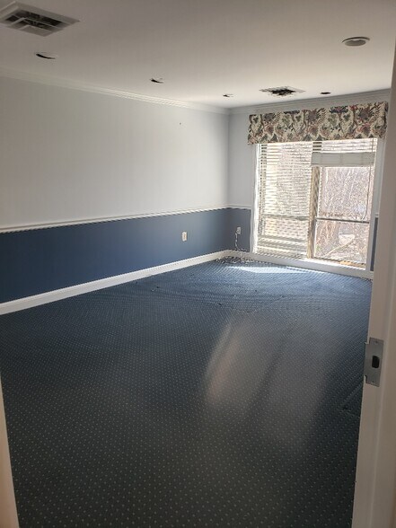 More Photos Of 7657 Leesburg Pike, Falls Church Office For Sale