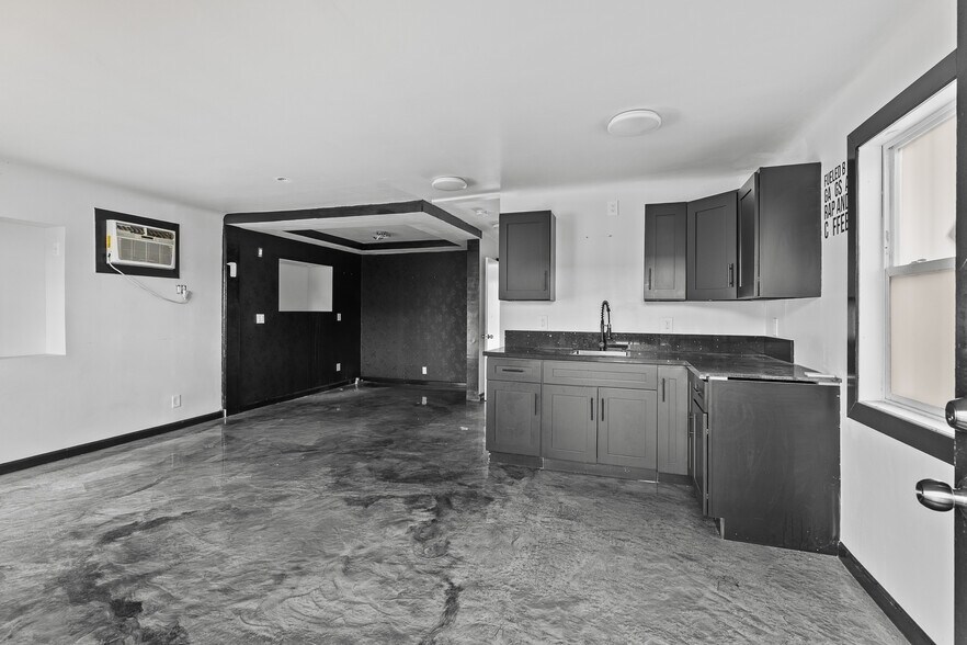 More Photos Of 5520-5522 Cahuenga Blvd, North Hollywood Freestanding For Sale