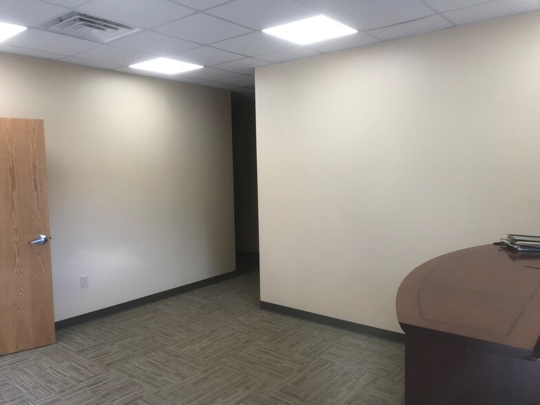 More Photos Of 1262-1268 Greenbrier St, Charleston Research And Development For Sale