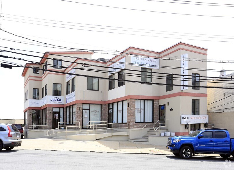 Primary Photo Of 909 Midland Ave, Yonkers Medical For Lease
