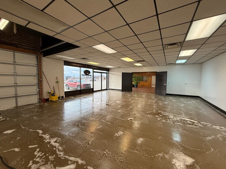 More Photos Of 185 NW 46th Ave, Des Moines Auto Dealership For Sale
