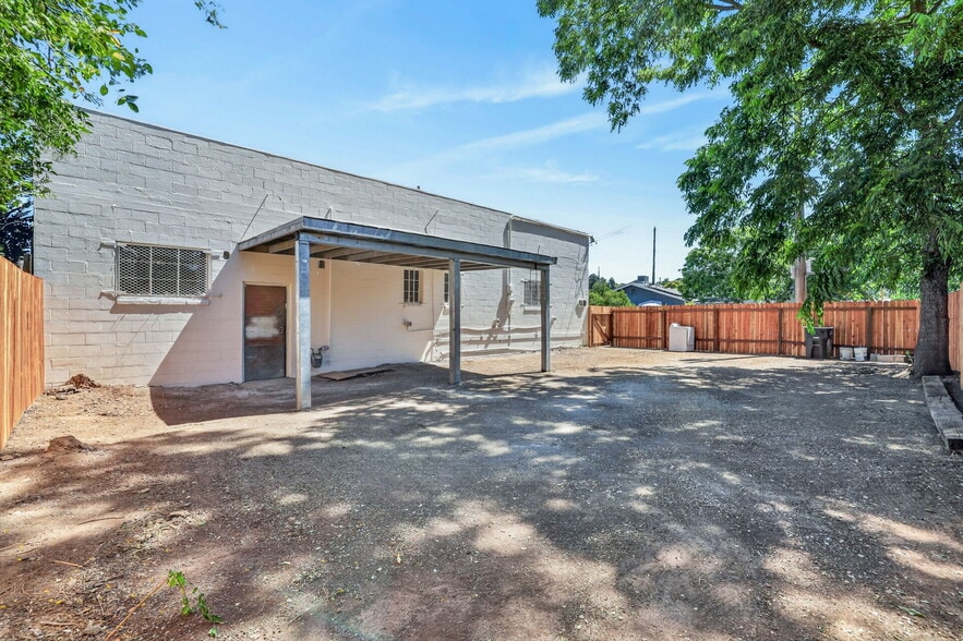 More Photos Of 3930 Broadway, Sacramento Freestanding For Sale
