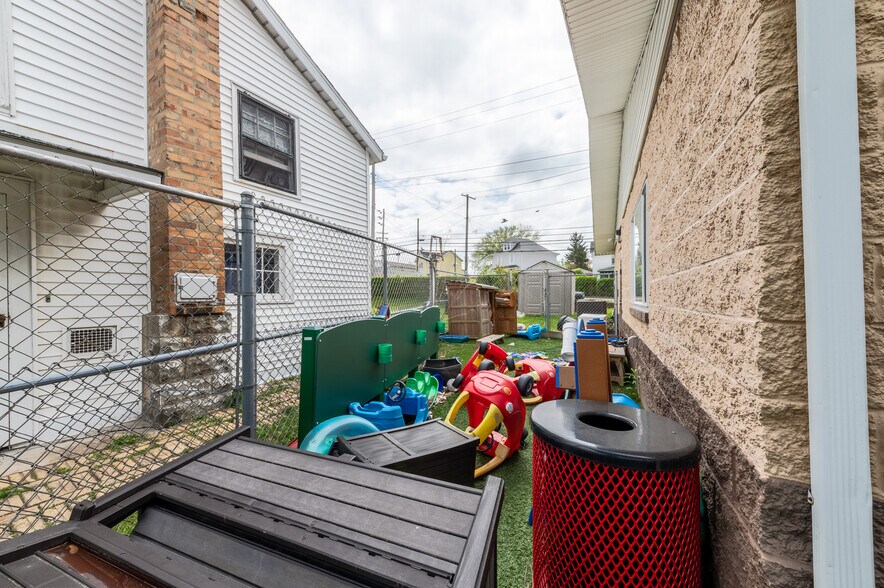 More Photos Of 325 Connellsville St, Uniontown Daycare Center For Sale