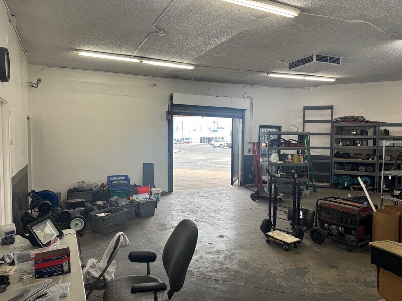 More Photos Of 8540 Lankershim Blvd, Sun Valley Flex For Lease