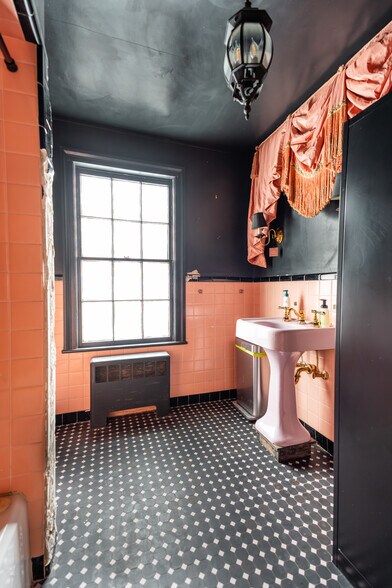 More Photos Of 8 Pearl St, Kingston Loft Creative Space For Sale